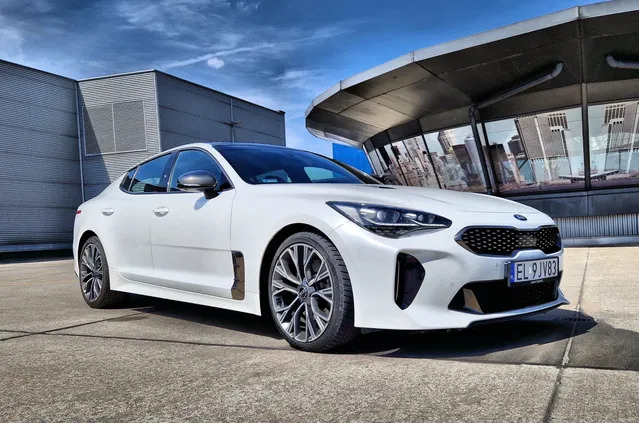 kia świętokrzyskie Kia Stinger cena 129900 przebieg: 119800, rok produkcji 2018 z Łódź